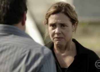 Carminha (Adriana Esteves) em Avenida Brasil (Foto: Reprodução/TV Globo)