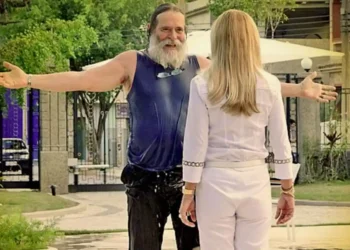 Nilo e Carminha em Avenida Brasil. (Foto: reprodução/Globo)