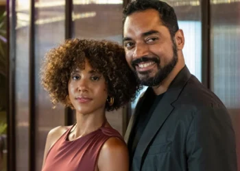 Cinara (Ramille) e Ronei (Thomás Aquino) em Coração Acelerado (Foto: Estevam Avellar/Globo)