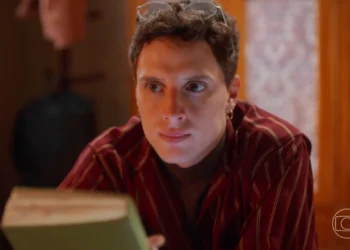 Esteban (Diego Martins) em Coração Acelerado (Foto: Reprodução/TV Globo)