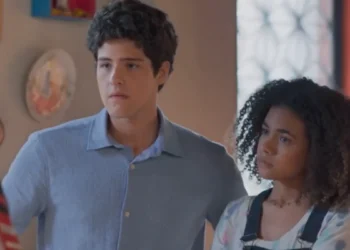 Raul (Paulo Mendes) e Joélly (Alana Cabral) em Três Graças (Foto: Reprodução/TV Globo)