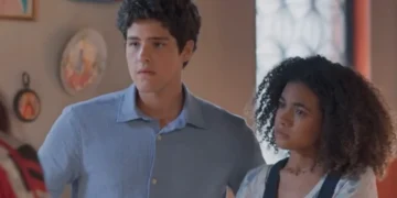 Raul (Paulo Mendes) e Joélly (Alana Cabral) em Três Graças (Foto: Reprodução/TV Globo)