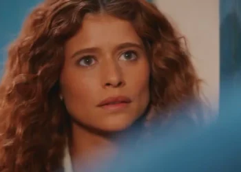 Agrado (Isadora Cruz) em Coração Acelerado (Foto: Reprodução/TV Globo)