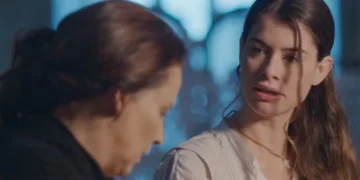 Emília e Lívia em Além do Tempo. (Foto: reprodução/Globo)