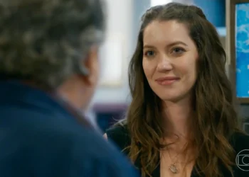 Francesca (Nathalia Dill) em Quem Ama Cuida (Foto: Reprodução/TV Globo)
