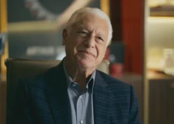 Arthur (Antonio Fagundes) em Quem Ama Cuida (Foto: Reprodução/TV Globo)