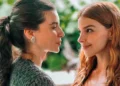 Lorena (Alanis Guillen) e Juquinha (Gabriela Medvedovsky) se casam em Três Graças (Foto: Beatriz Damy/Globo)