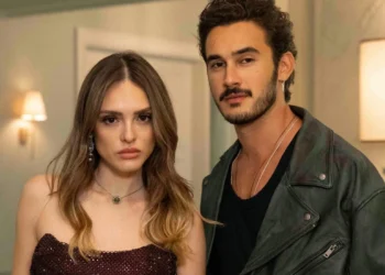 João Raul (Filipe Bragança) e Naiane (Isabelle Drummond) em Coração Acelerado (Foto: Manoella Mello/Globo)