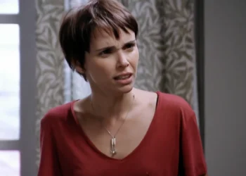 Nina (Débora Falabella) em Avenida Brasil (Foto: Reprodução/TV Globo)