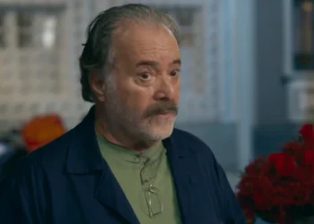 Otoniel (Tony Ramos) em Quem Ama Cuida (Foto: Reprodução/TV Globo)