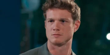Pedro Novaes interpreta Leonardo em Três Graças (Foto: Reprodução/TV Globo)