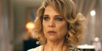 Pilar, personagem de Isabel Teixeira, em cena da novela Quem Ama Cuida.