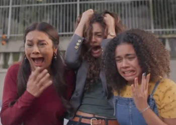 Lígia (Dira Paes), Gerluce (Sophie Charlotte) e Joélly (Alana Cabral) em Três Graças (Foto: Reprodução/TV Globo)