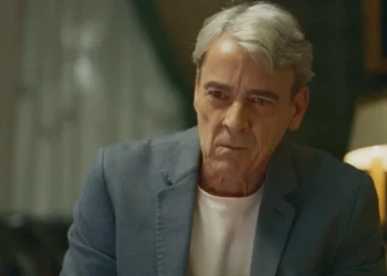 Ulisses (Alexandre Borges) em Quem Ama Cuida (Foto: Reprodução/TV Globo)