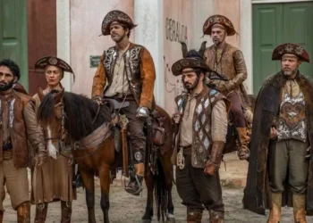 Belarmino (Renan Monteiro) e seu bando em A Nobreza do Amor (Foto: Gabriel Vaguel/Globo)