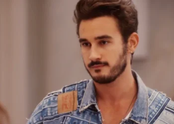 João Raul (Filipe Bragança) em Coração Acelerado (Foto: Reprodução/TV Globo)