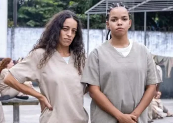 Lyris (Pri Helena) e Nancy (Jeniffer Nascimento) em Quem Ama Cuida (Foto: Angélica Goudinho/Globo)
