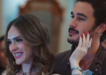 Naiane (Isabelle Drummond) e João Raul (Filipe Bragança) em Coração Acelerado (Foto: Reprodução/TV Globo)