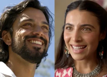 Omar sorrindo (à esquerda); Salma também sorrindo (à direita) em cenas de A Nobreza do Amor.