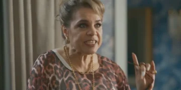 Pilar (Isabel Teixeira) em Quem Ama Cuida (Foto: Reprodução/TV Globo)