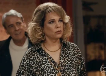 Pilar (Isabel Teixeira) em Quem Ama Cuida (Foto: Reprodução/TV Globo)