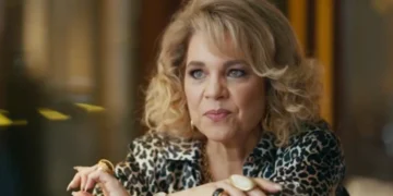 Pilar (Isabel Teixeira) em Quem Ama Cuida (Foto: Reprodução/TV Globo)