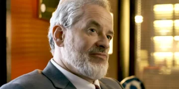 Ademir em cena da novela Quem Ama Cuida.