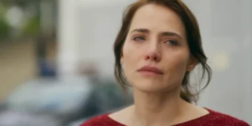 Adriana (Letícia Colin) em Quem Ama Cuida (Foto: Reprodução/TV Globo)