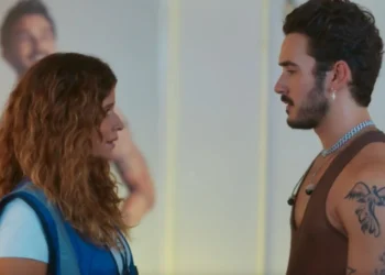 Coração Acelerado: pela milésima vez, João Raul termina namoro com Agrado às vésperas do fim da novela por um motivo bobo