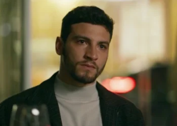 André (Henrique Barreira) em Quem Ama Cuida (Foto: Reprodução/TV Globo)