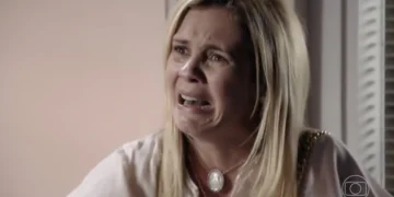 Carminha (Adriana Esteves) em Avenida Brasil (Foto: Reprodução/TV Globo)