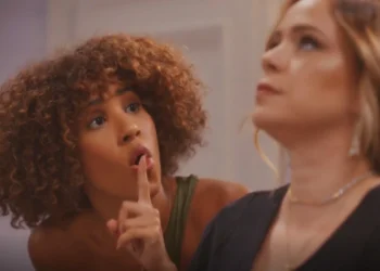 Cinara (Ramille) e Zilá (Leandra Leal) em Coração Acelerado (Foto: Reprodução/TV Globo)