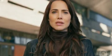Adriana (Letícia Colin) em Quem Ama Cuida (Foto: Reprodução/TV Globo)