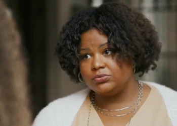 Mirtes (MC Carol) em Quem Ama Cuida (Foto: Reprodução/TV Globo)