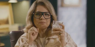 Pilar (Isabel Teixeira) em Quem Ama Cuida (Foto: Reprodução/TV Globo)