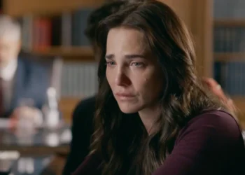 Adriana (Letícia Colin) em Quem Ama Cuida (Foto: Reprodução/TV Globo)