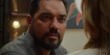 Ronei (Thomás Aquino) e Zilá (Leandra Leal) em Coração Acelerado (Foto: Reprodução/TV Globo)