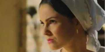 Rosa (Carolina Kasting) (Foto: Reprodução/Globo)