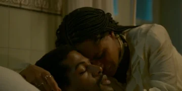 Tonho (Ronald Sotto) e Alika (Duda Santos) em A Nobreza do Amor (Foto: Reprodução/TV Globo)