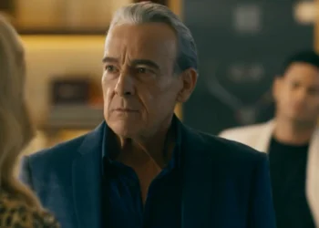 Ulisses (Alexandre Borges) em Quem Ama Cuida (Foto: Reprodução/TV Globo)
