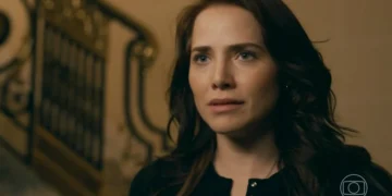 Adriana (Letícia Colin) em Quem Ama Cuida (Foto: Reprodução/TV Globo)