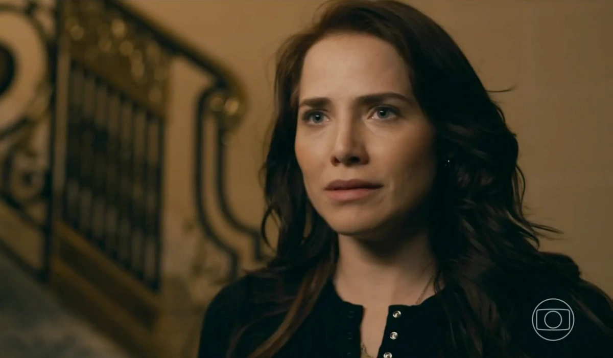 Adriana (Letícia Colin) em Quem Ama Cuida (Foto: Reprodução/TV Globo)