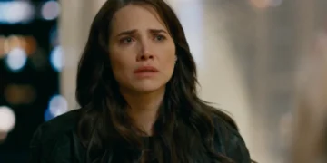 Adriana (Letícia Colin) em Quem Ama Cuida (Foto: Reprodução/TV Globo)