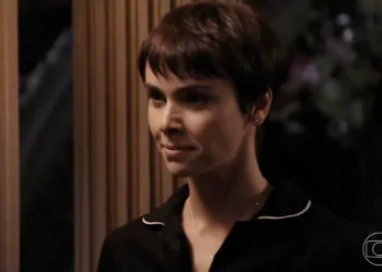 Nina (Débora Falabella) em Avenida Brasil (Foto: Reprodução/TV Globo)
