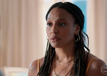 Bela (Sheron Menezzes) em Por Você (Foto: Reprodução/TV Globo)