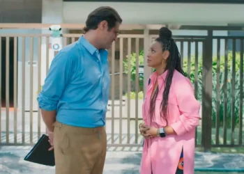 Gabriel (Thiago Lacerda) e Bela (Sheron Menezzes) em Por Você (Foto: Reprodução/TV Globo)