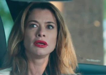 Alinne Moraes (Vanessa) em cena de Por Você (Foto: Reprodução/TV Globo)
