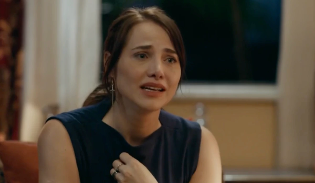 Adriana (Letícia Colin) em Quem Ama Cuida (Foto: Reprodução/TV Globo)