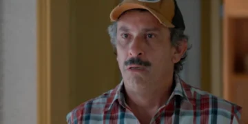 Juarez (Milhem Cortaz) em Por Você (Foto: Reprodução/TV Globo)