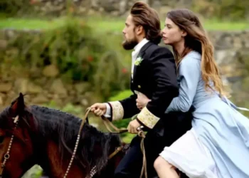 Lívia e Felipe em Além do Tempo. (Foto: reprodução/Globo)